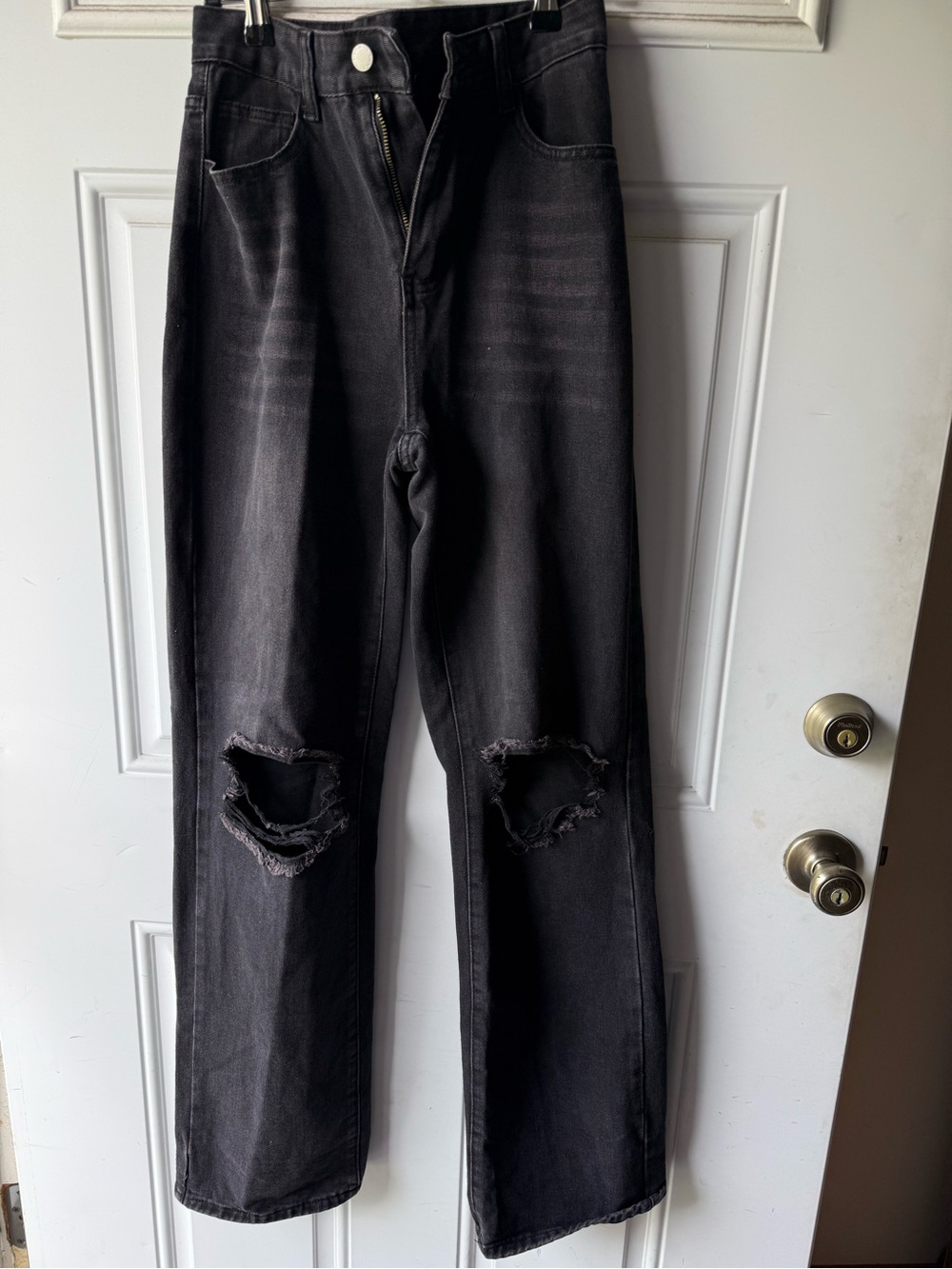 SHEIN Black Distressed Straight-Leg Jeans